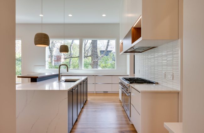 4032 General Bate Drive Nashville, TN | Home built by McKenzie Construction, Tile from GIO Tile Distributers, Lighting from Ferguson Enterprises, Countertops from MC Granite Nashville, Cabinets by Thomas Lain Cabinetry