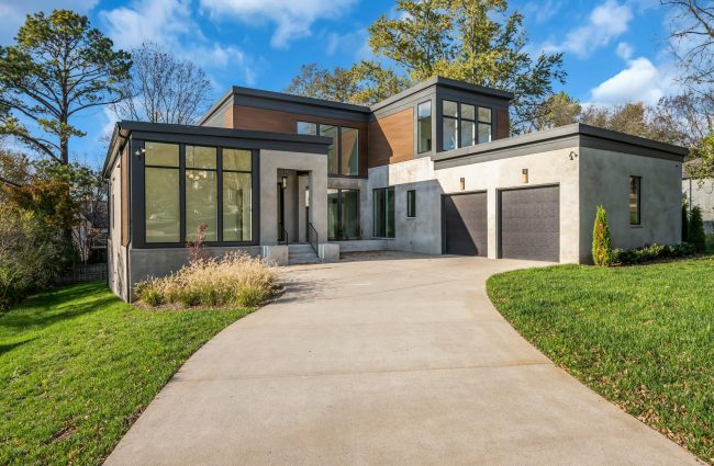 4045 Outer Drive Nashville, TN |Exterior by Christina Morris Design, Home Built by McKenzie Construction, Lighting from Ferguson Home, Windows from Pella, Garage Doors from Clopay, Siding from Walker Lumber 4045 Outer Drive Exterior by Christina Morris Design